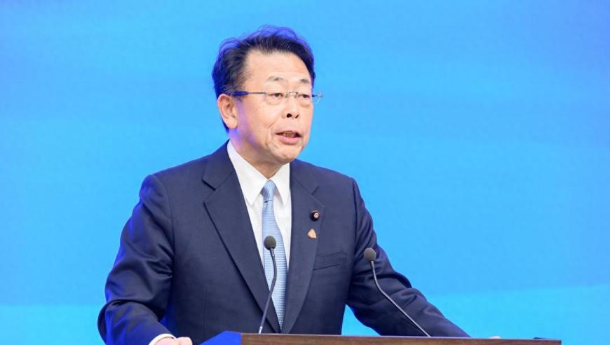 男子上香被烟呛后查出肺癌,2025新澳最新开奖结果查询,典故解疑_粉丝版V9.100
