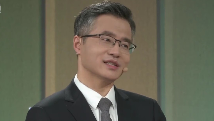 60名男生为班上唯一女生送惊喜,澳门精准王中王免费资料,社会责任方案执行_云端版V2.13